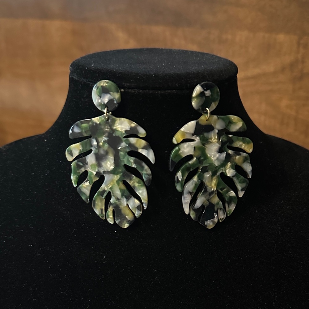 Elegant Monstera Leaf Earrings